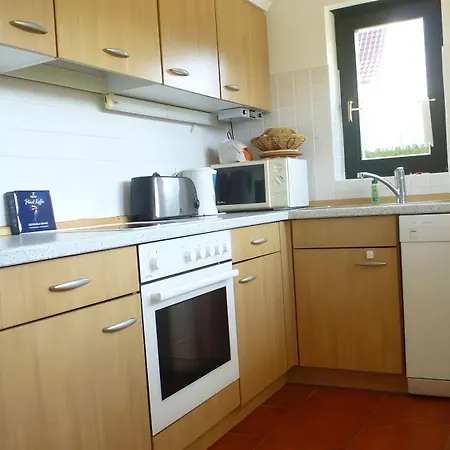 Seebad, Lindenstraße 18 *