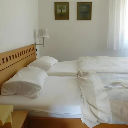 Seebad, Lindenstraße 18 * Koserow
